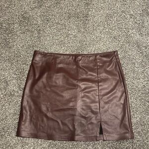 Elegant Brown Leather Skirt